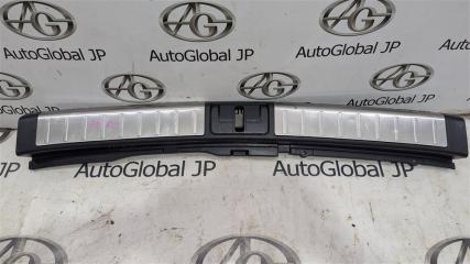 Накладка замка багажника LEXUS RX450H GYL16W 2GRFXE 5838748070C0 1 ракурс