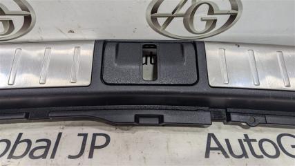Накладка замка багажника LEXUS RX450H GYL16W 2GRFXE 5838748070C0 5 ракурс