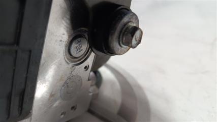 Блок abs NISSAN NOTE HE12 HR12DE 476601A13E 5 ракурс