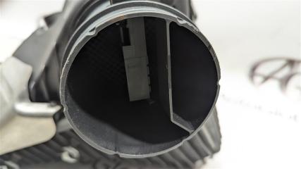 Корпус воздушного фильтра Volkswagen TOUAREG NF 7P CGRA 7P6129607Q 5 ракурс