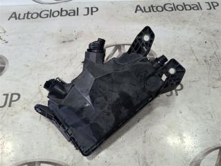 Блок предохранителей под капот TOYOTA CH-R ZYX10 2ZR-FXE 8266647610 2 ракурс