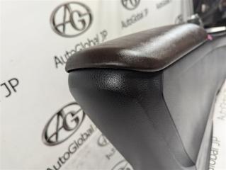 Бардачок между сиденьями TOYOTA CH-R ZYX10 2ZR-FXE 5891010040C3 5 ракурс Бардачок между сиденьями TOYOTA CH-R ZYX10 2ZR-FXE 5891010040C3 5 ракурс