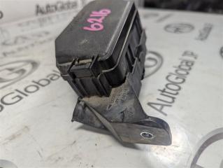 Блок предохранителей под капот TOYOTA CH-R ZYX10 2ZR-FXE 8266647610 3 ракурс