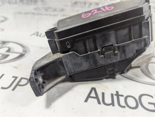 Блок предохранителей под капот TOYOTA CH-R ZYX10 2ZR-FXE 8266647610 4 ракурс