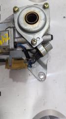 Мотор стеклоподъемника левый задний NISSAN SAFARI WRGY60 TD42 8273105J10 3 ракурс