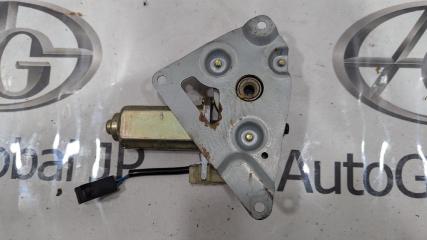 Мотор стеклоподъемника правый задний NISSAN SAFARI WRGY60 TD42 8273005J10 5 ракурс