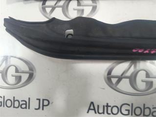 Уплотнительная резинка капота LEXUS IS300H AVE30 2AR-FSE 5380753030 4 ракурс