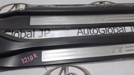 Порожек пластиковый AUDI TT 8N AUQ 8N7853491B 4 ракурс