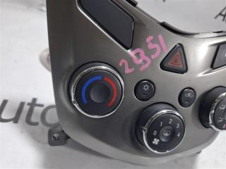 Блок управления климат-контролем Chevrolet Aveo T300 F16D4 42344694 3 ракурс