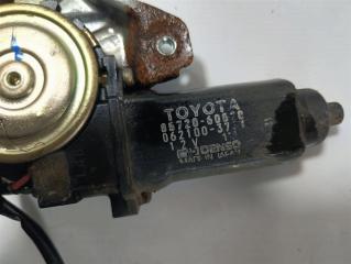 Стеклоподъемник левый задний TOYOTA LAND CRUISER HDJ81 1HDT 6980460010 2 ракурс