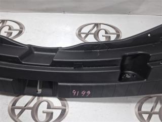 Накладка замка багажника TOYOTA COROLLA ZWE214 2ZRFXE 6471612390C0 3 ракурс