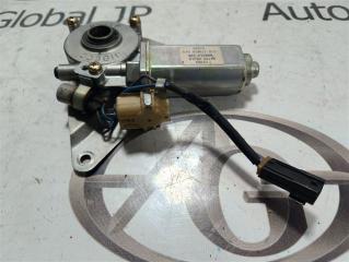 Мотор стеклоподъемника правый задний NISSAN SAFARI VRGY60 TD42 8273005J10 4 ракурс