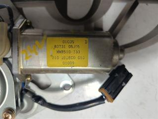 Мотор стеклоподъемника левый передний NISSAN SAFARI VRGY60 TD42 8073105J05 3 ракурс