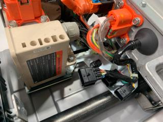 Блок упр. зарядкой аккумулятора NISSAN LEAF ZE0 EM61 296A03NA3A 5 ракурс