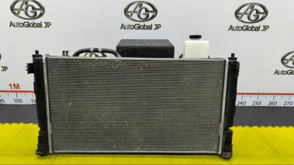 Радиатор основной TOYOTA COROLLA ZWE214 2ZRFXE 1640037410 1 ракурс