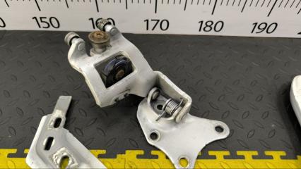 Ролик раздвижной двери левый задний NISSAN SERENA GFC27 MR20DD 824211VA0B 2 ракурс