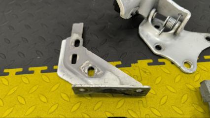 Ролик раздвижной двери левый задний NISSAN SERENA GFC27 MR20DD 824211VA0B 5 ракурс