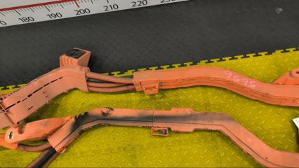 Проводка высоковольтной батареи TOYOTA HARRIER AVU65 2ARFXE 8216548140 3 ракурс