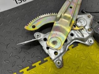 Стеклоподъемник левый задний TOYOTA LAND CRUISER HDJ81 1HDT 6980460010 2 ракурс