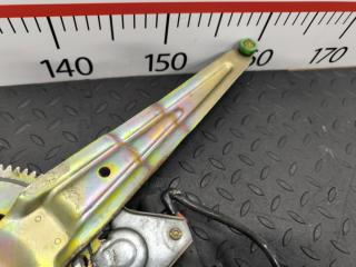 Стеклоподъемник левый задний TOYOTA LAND CRUISER HDJ81 1HDT 6980460010 4 ракурс