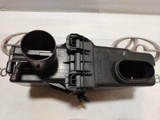 Корпус воздушного фильтра TOYOTA COROLLA ZWE214 2ZRFXE 1770037330 4 ракурс Корпус воздушного фильтра TOYOTA COROLLA ZWE214 2ZRFXE 1770037330 4 ракурс