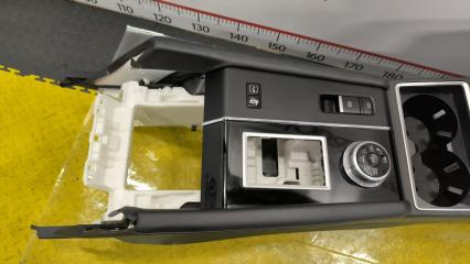 Бардачок между сиденьями MITSUBISHI OUTLANDER GN0W 4B12-S91 8011C420 3 ракурс