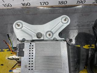 Блок навигации Jaguar XE X760 AJ200 GX6319C211JE 2 ракурс Блок навигации Jaguar XE X760 AJ200 GX6319C211JE 2 ракурс