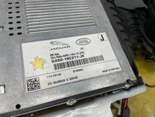 Блок навигации Jaguar XE X760 AJ200 GX6319C211JE 4 ракурс Блок навигации Jaguar XE X760 AJ200 GX6319C211JE 4 ракурс
