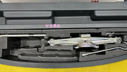 Ящик под инструменты HONDA CR-V RT6 LFB 84540TPAJ01ZA 4 ракурс Ящик под инструменты HONDA CR-V RT6 LFB 84540TPAJ01ZA 4 ракурс