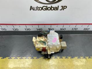 Блок предохранителей TOYOTA TUNDRA UCK40 2UZFE 827300C070 1 ракурс Блок предохранителей TOYOTA TUNDRA UCK40 2UZFE 827300C070 1 ракурс