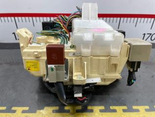 Блок предохранителей TOYOTA TUNDRA UCK40 2UZFE 827300C070 3 ракурс Блок предохранителей TOYOTA TUNDRA UCK40 2UZFE 827300C070 3 ракурс
