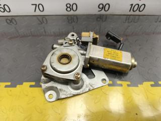 Мотор стеклоподъемника левый задний NISSAN SAFARI VRGY60 TD42 8273105J10 3 ракурс Мотор стеклоподъемника левый задний NISSAN SAFARI VRGY60 TD42 8273105J10 3 ракурс
