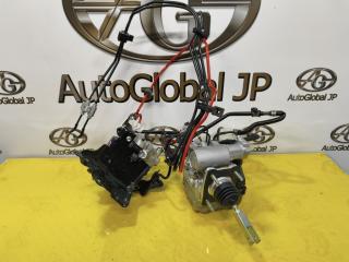 Главный тормозной цилиндр TOYOTA HARRIER AVU65 2ARFXE 4705048020 1 ракурс