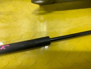 Петля капота Volvo XC90 C B5254T2 30716882 5 ракурс Петля капота Volvo XC90 C B5254T2 30716882 5 ракурс