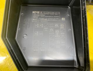 Блок предохранителей TOYOTA RAV4 MXAA54 M20AFKS 8274042120 4 ракурс