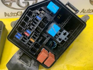 Блок предохранителей TOYOTA RAV4 MXAA54 M20AFKS 8274042120 5 ракурс