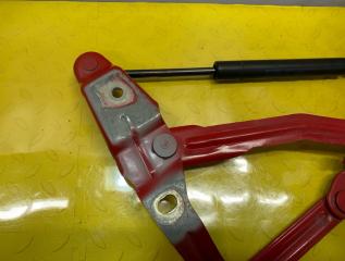 Петля капота AUDI TT 8N AUQ 8N0823301 3 ракурс