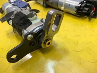 Доводчик двери пятой AUDI Q5 8R CDNC 8R0827851B 5 ракурс