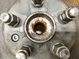 Ступица левая передняя CHEVROLET Aveo T300 LDE F16D4 94524968 2 ракурс