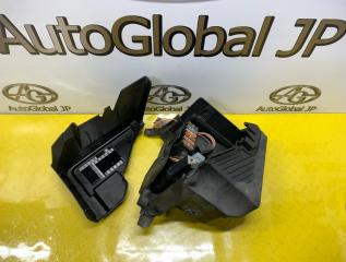 Блок предохранителей RENAULT MEGANE II BM F4R 771 8200311528 3 ракурс