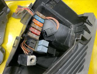 Блок предохранителей RENAULT MEGANE II BM F4R 771 8200311528 5 ракурс