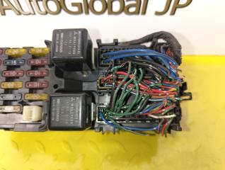 Блок предохранителей MITSUBISHI DELICA PE8W 4M40 MR301442 3 ракурс