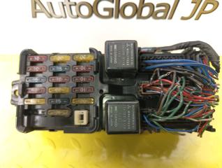 Блок предохранителей MITSUBISHI DELICA PE8W 4M40 MR301442 4 ракурс