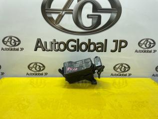 Блок предохранителей  TOYOTA LAND CRUISER PRADO KZJ90 1KZTE ,8211160420 1 ракурс