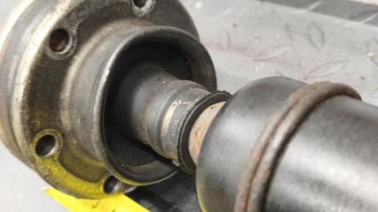 Карданный вал передний SUZUKI ESCUDO TDA4W J24B 2710167J01 4 ракурс