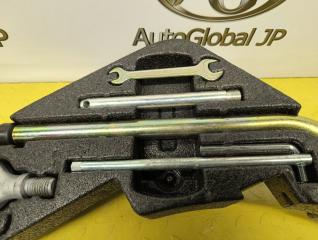 Ящик под инструменты Volkswagen Touareg 7L AXQ 7L0012113A 3 ракурс Ящик под инструменты Volkswagen Touareg 7L AXQ 7L0012113A 3 ракурс