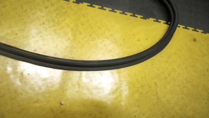 Уплотнительная резинка багажника TOYOTA HARRIER AVU65 2ARFXE 6788148070 5 ракурс