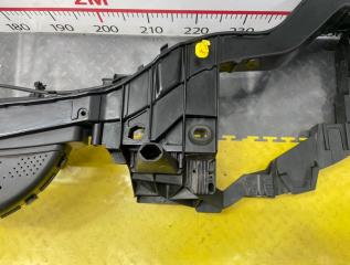 Планка телевизора FORD KUGA CBS 2.0L EcoBoost 1788544 5 ракурс Планка телевизора FORD KUGA CBS 2.0L EcoBoost 1788544 5 ракурс