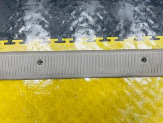 Накладка замка багажника TOYOTA HILUX SURF KDN185W 1KDFTV 5857335010B2 3 ракурс