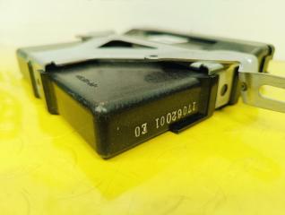 Блок управления TOYOTA HARRIER AVU65 2ARFXE 8968148170 4 ракурс